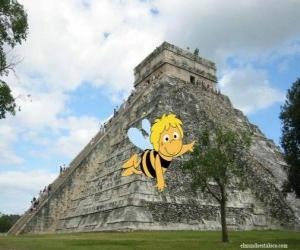 пазл Приключения пчелки Майи напротив храма майя